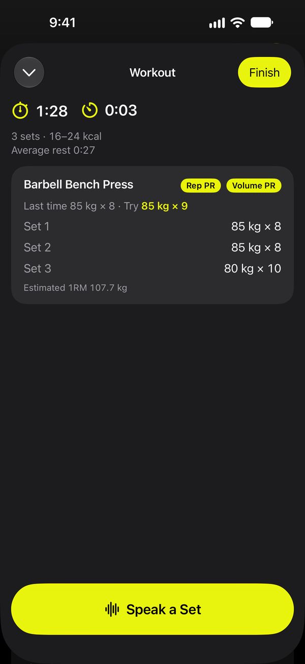 A workout in Musclebot: timers, a bench press set with a weight record, and the large Speak a Set button.
